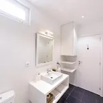 Kopke 113, Local & Spacious 2bed