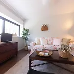 Kopke 113, Local & Spacious 2bed 포르투