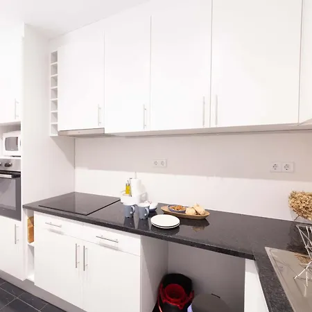 Kopke 113, Local & Spacious 2bed Appartement Oporto