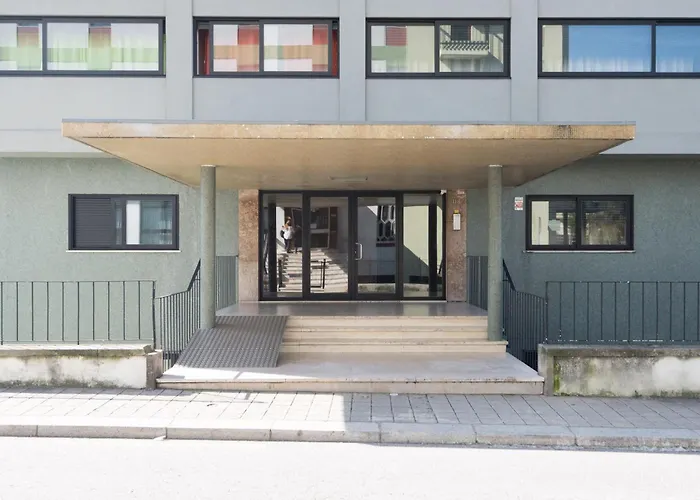 Kopke 113, Local & Spacious 2bed شقة