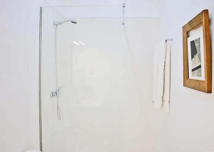 Kopke 113, Local & Spacious 2bed