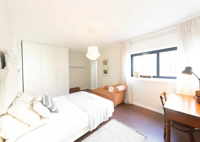 Kopke 113, Local & Spacious 2bed شقة