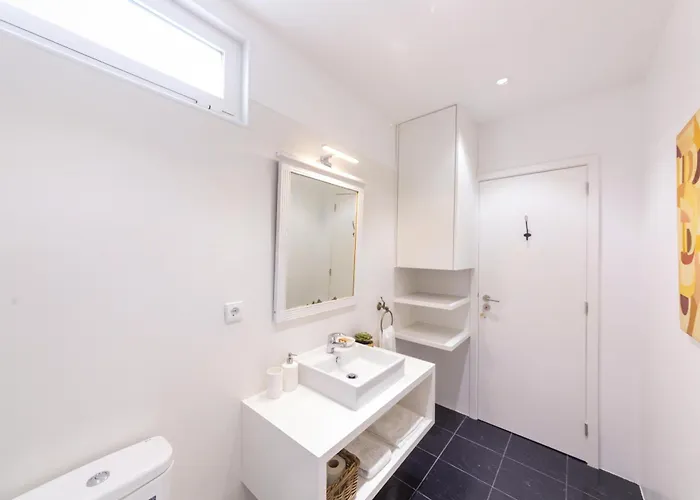 Kopke 113, Local & Spacious 2bed