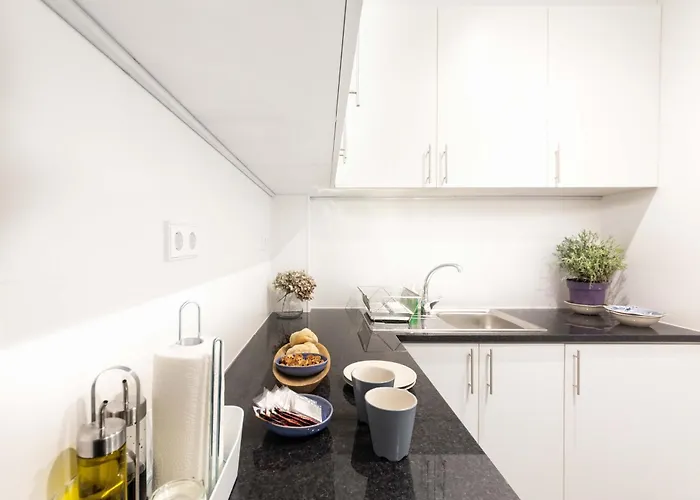 Kopke 113, Local & Spacious 2bed Apartmán *