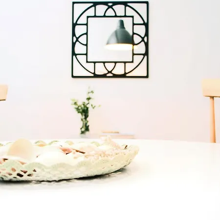 Kopke 113, Local & Spacious 2bed Apartamento