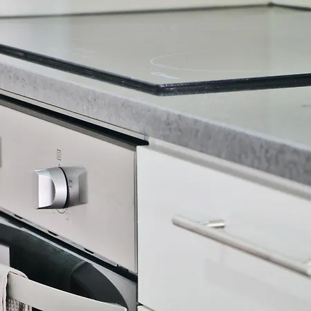 Kopke 113, Local & Spacious 2bed 아파트