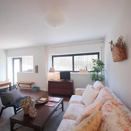 Kopke 113, Local & Spacious 2bed 아파트 포르투